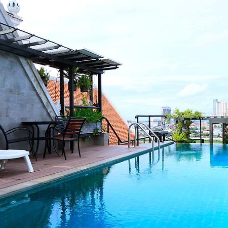 Lcs Hotel & Apartment Phnom Penh Esterno foto
