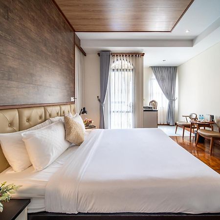 Lcs Hotel & Apartment Phnom Penh Esterno foto