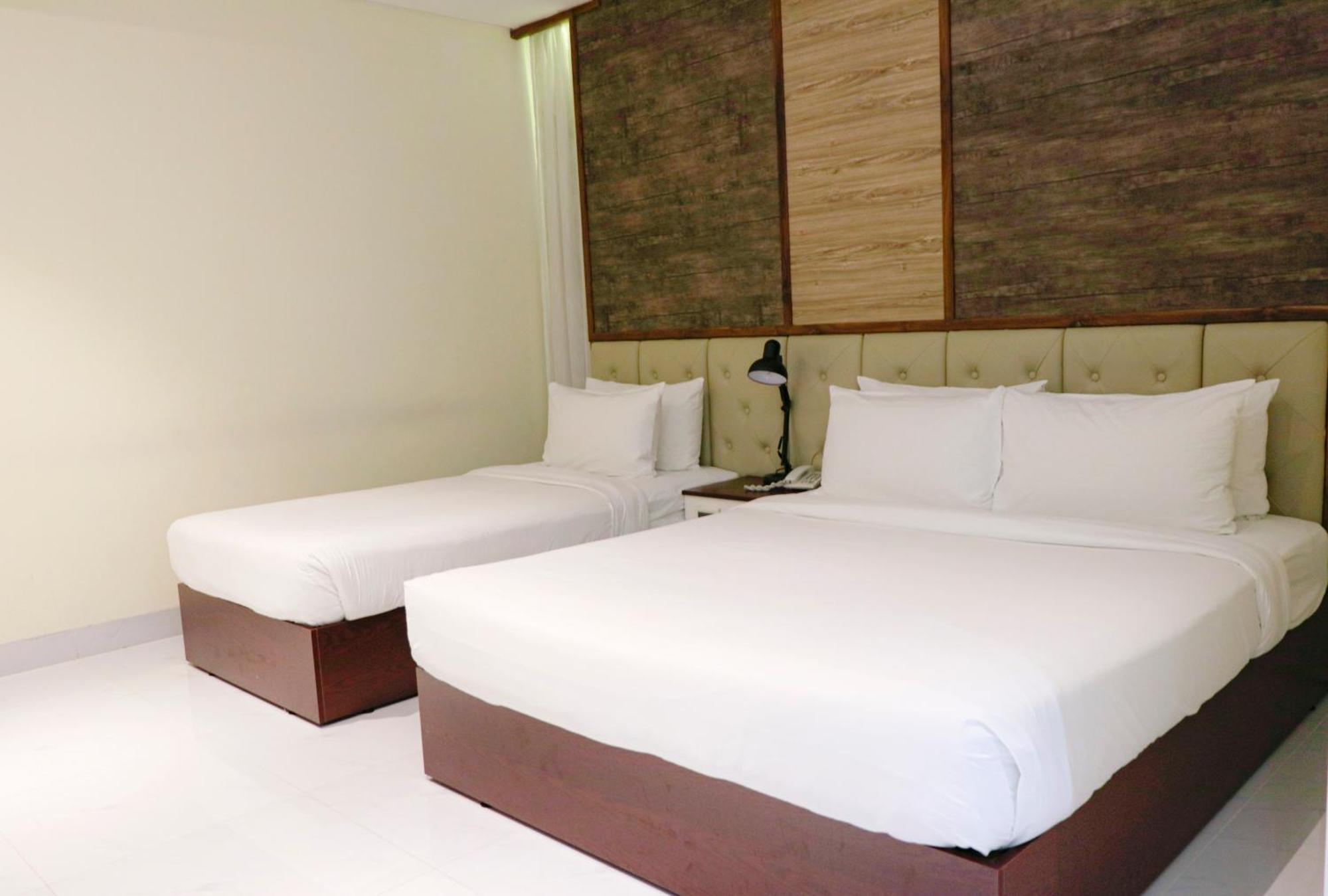 Lcs Hotel & Apartment Phnom Penh Esterno foto